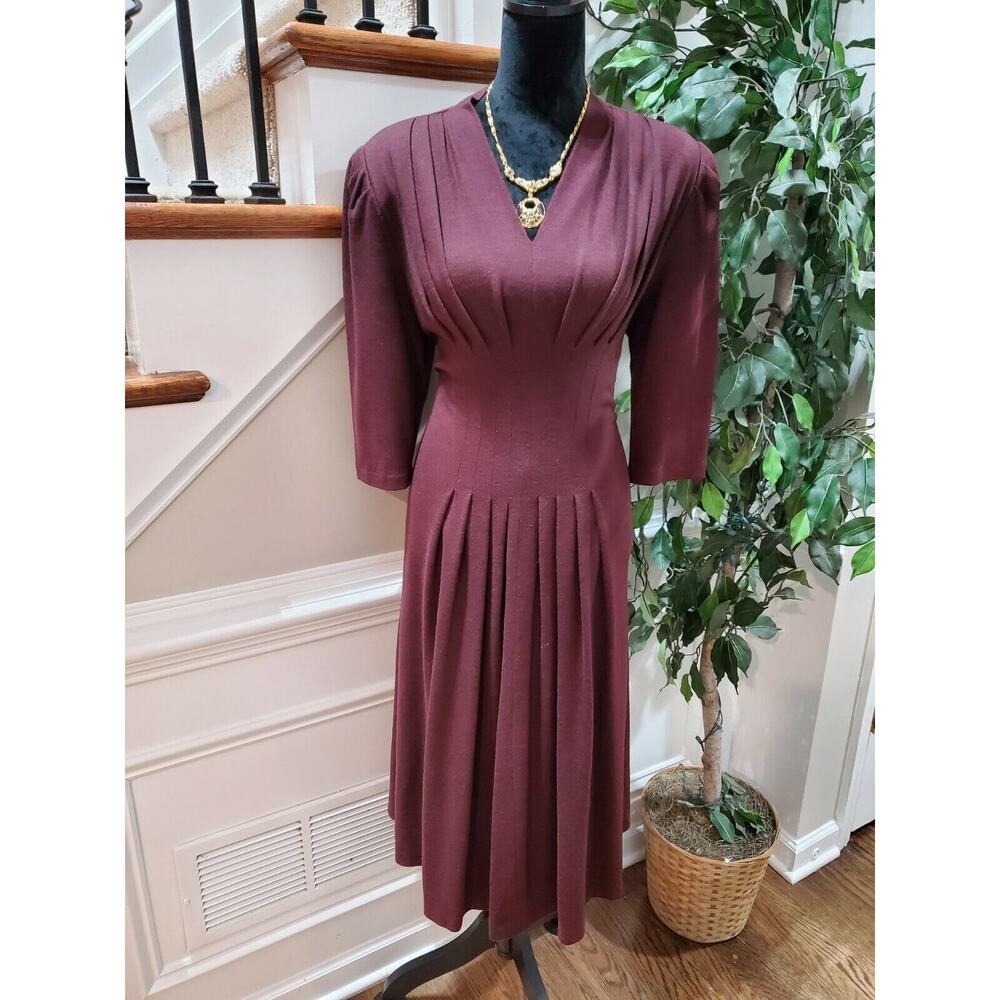 Vintage Wear in Good Health Maroon Long Sleeve V-Neck Knee Length Dress Size P